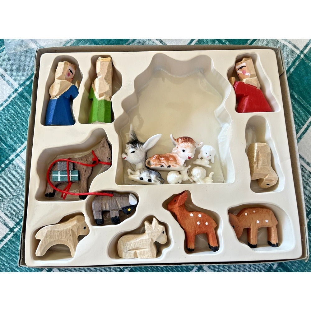 Lillian Vernon Nativity Mini Carved Set Wood Animals Wisemen Christmas Vintage